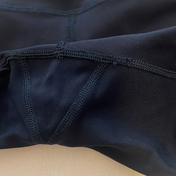 Lululemon Wunder under scalloped trim tight Barry’s Bootcamp branded lululemon - Picture 8 of 13